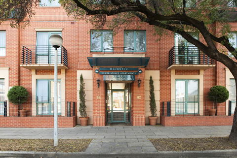 Majestic Tynte Street Apartments - Redcliffe Tourism 3