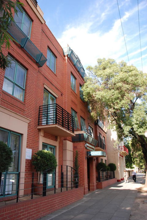 Majestic Tynte Street Apartments - Redcliffe Tourism 4