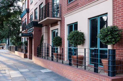 Majestic Tynte Street Apartments - Redcliffe Tourism 0