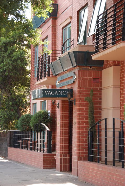 Majestic Tynte Street Apartments - Redcliffe Tourism 2