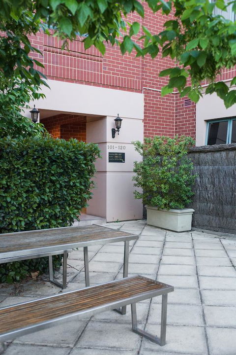 Majestic Tynte Street Apartments - Redcliffe Tourism 5