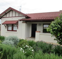 Mataro Cottage - Redcliffe Tourism