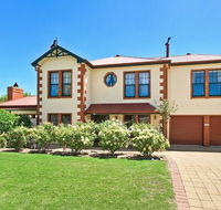 Wine and Roses Bed and Breakfast - Redcliffe Tourism