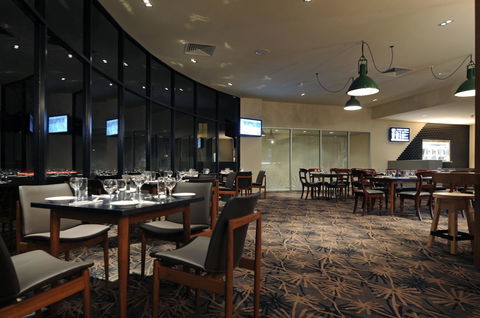 Mansfield Park Hotel - Redcliffe Tourism 3