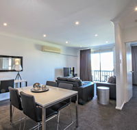 Adelaide DressCircle Apartments - Archer Street - Redcliffe Tourism