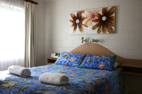 Lake Edge Apartments - Redcliffe Tourism 26