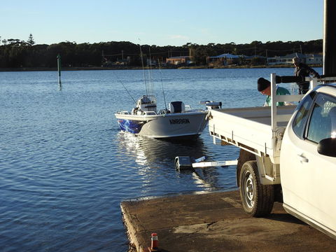 Lake Edge Apartments - Redcliffe Tourism 23