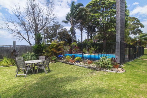 Lake Edge Apartments - Redcliffe Tourism 2