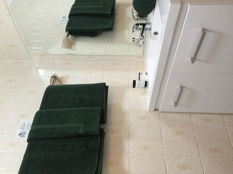 Ten Dollar Town Motel - Redcliffe Tourism 8