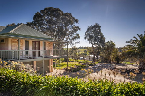 Angaston Saleyards Luxury Accommodation - Redcliffe Tourism 32