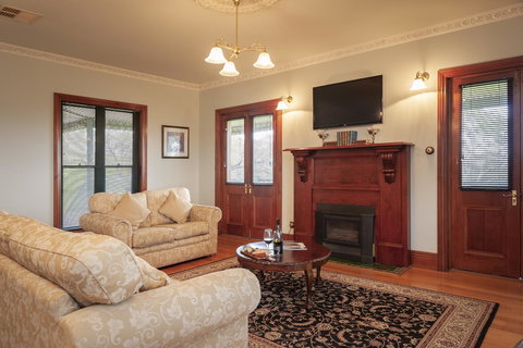 Angaston Saleyards Luxury Accommodation - Redcliffe Tourism 25