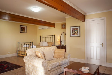 Angaston Saleyards Luxury Accommodation - Redcliffe Tourism 19