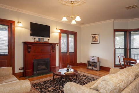 Angaston Saleyards Luxury Accommodation - Redcliffe Tourism 8