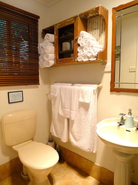 Aldgate Valley Bed And Breakfast - Redcliffe Tourism 27