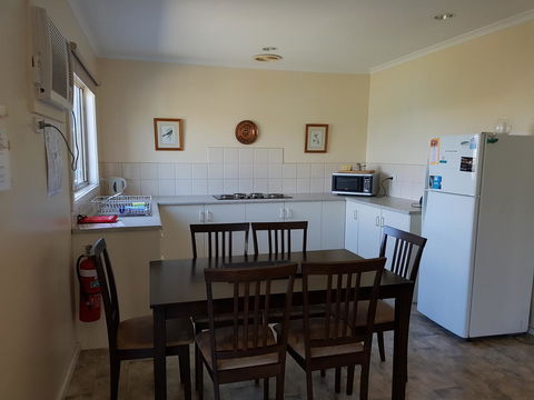 Marion Bay Holiday Villas - Redcliffe Tourism 9