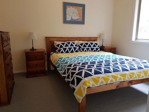 Marion Bay Holiday Villas - Redcliffe Tourism 3