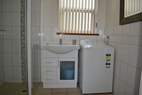 Longbeach Apartments - Redcliffe Tourism 6