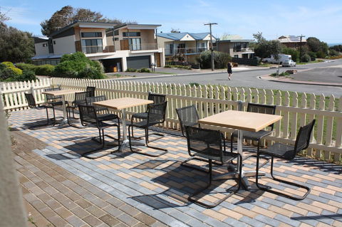 Maslin Beach House - Redcliffe Tourism 4