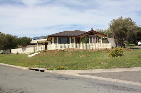 Maslin Beach House - Redcliffe Tourism 0