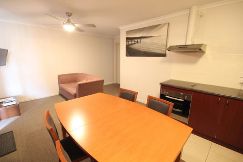 Port Vincent Motel & Apartments - Redcliffe Tourism 2