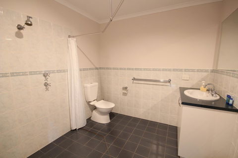 Port Vincent Motel & Apartments - Redcliffe Tourism 10