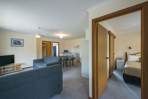 Port Vincent Motel & Apartments - Redcliffe Tourism 17