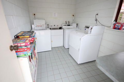 Port Vincent Motel & Apartments - Redcliffe Tourism 24