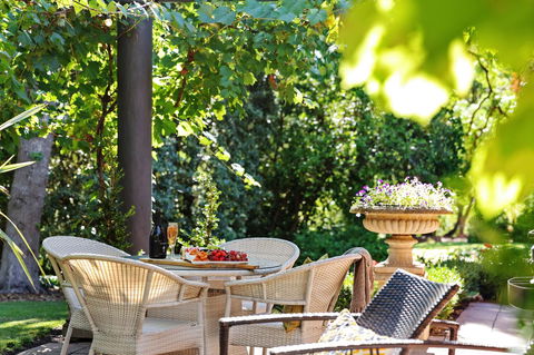 Adelaide Hills Retreats - Redcliffe Tourism 10