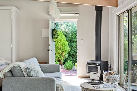 Adelaide Hills Retreats - Redcliffe Tourism 20