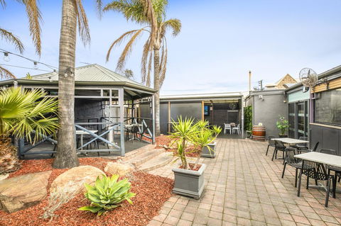 Nightcap At Exeter Hotel - Redcliffe Tourism 27