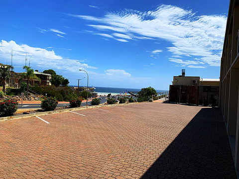 Moonta Bay Motel - Redcliffe Tourism 2