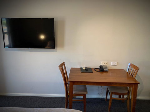 Moonta Bay Motel - Redcliffe Tourism 7