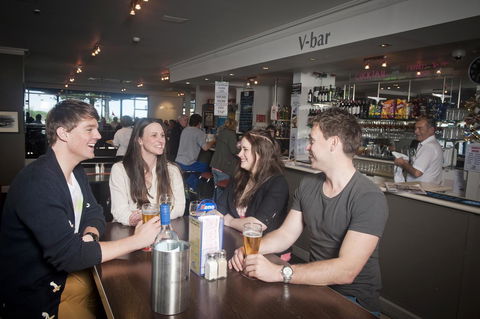 Nightcap At Hotel Victor - Redcliffe Tourism 30