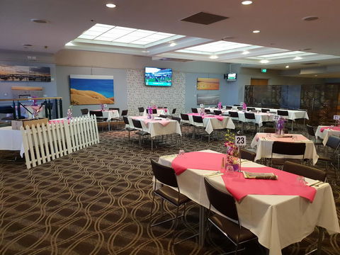 Nightcap At Hotel Victor - Redcliffe Tourism 16