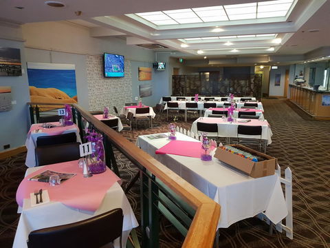 Nightcap At Hotel Victor - Redcliffe Tourism 3