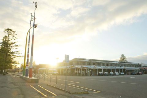 Nightcap At Hotel Victor - Redcliffe Tourism 28