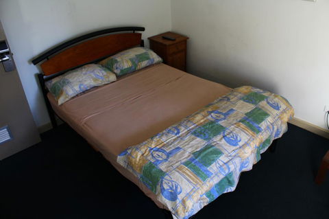 My Place & Adelaide Backpackers Hostel - Redcliffe Tourism 7