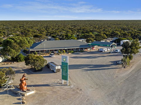 Border Village Roadhouse - Redcliffe Tourism 22