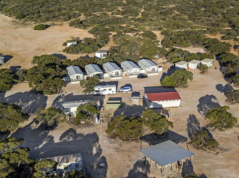 Border Village Roadhouse - Redcliffe Tourism 14