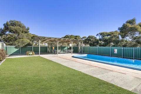 Border Village Roadhouse - Redcliffe Tourism 31