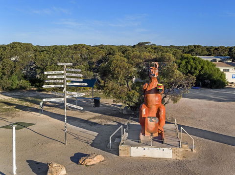 Border Village Roadhouse - Redcliffe Tourism 3