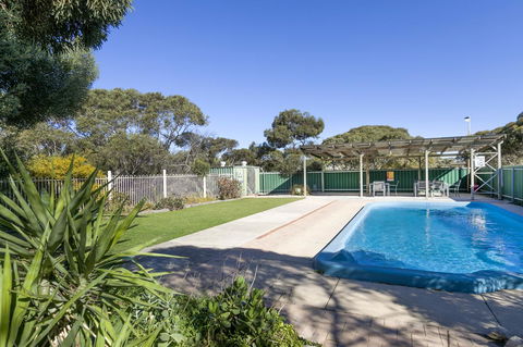 Border Village Roadhouse - Redcliffe Tourism 32