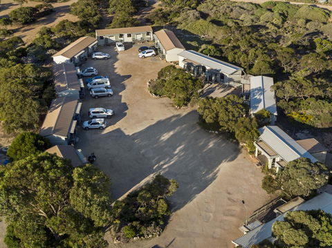 Border Village Roadhouse - Redcliffe Tourism 16