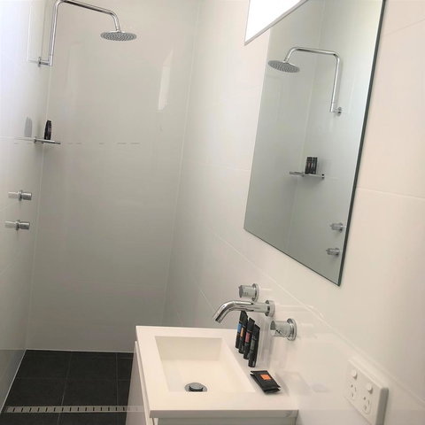 The Avenue Inn - Redcliffe Tourism 18