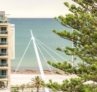 Beachside luxury  comfort ocean views in Glenelg