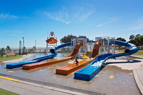 Dells Seaside Escape Moonta Bay - Redcliffe Tourism 2