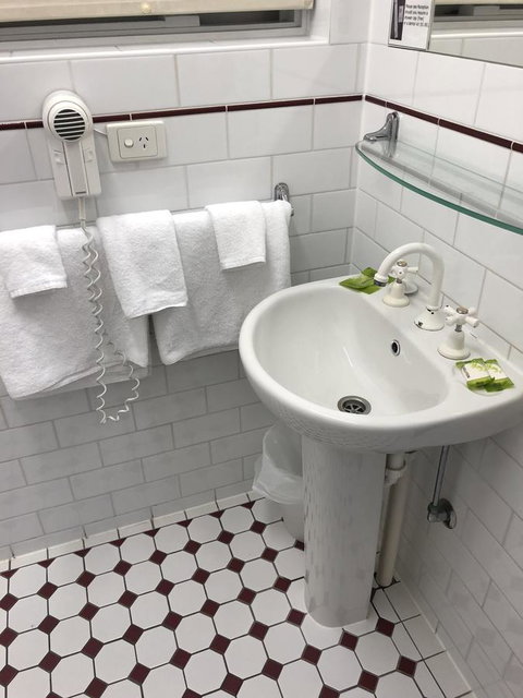 Adelaide Airport Motel - Redcliffe Tourism 3