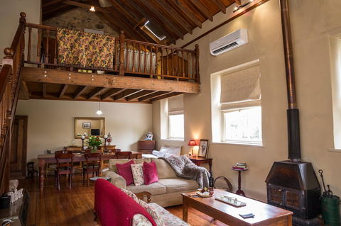 Clare Valley Heritage Retreat - Redcliffe Tourism 2