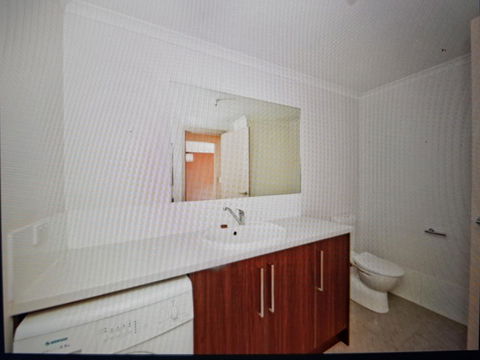 Mawson Lakes Apartments - Redcliffe Tourism 6