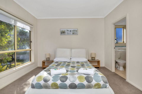 The Lighthouse - Port Willunga - C21 SouthCoast Holidays - Redcliffe Tourism 3